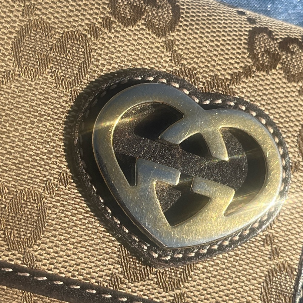 Gucci Heart Logo Long Wallet CLASSIC